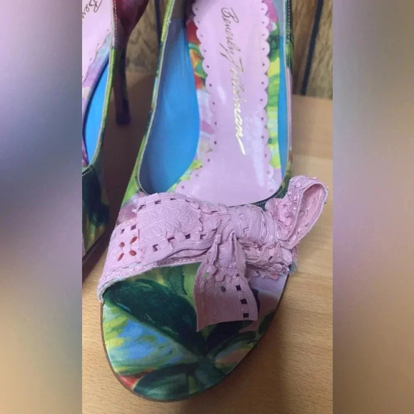 Woman BEVERLY FELDMAN pink Green Floral Peep Toe Bow Pump Heels Shoe Sz 8 - Picture 4 of 11